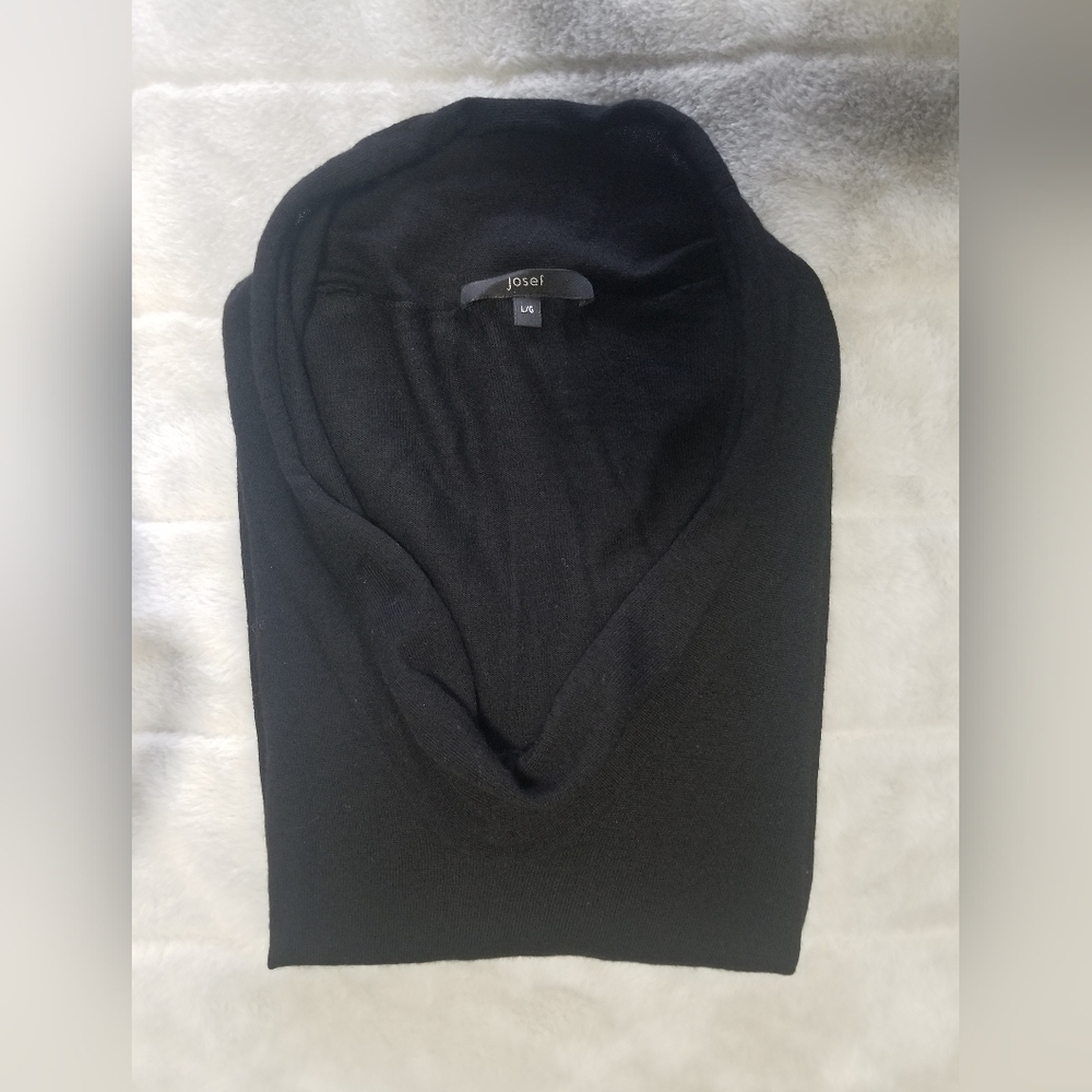 Josef Top Black Size Large
